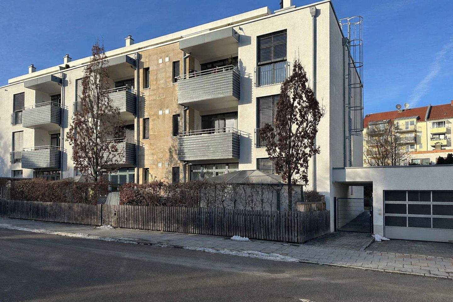 Exklusive Gartenwohnung mit fünf großzügigen Zimmern in München - Pasing