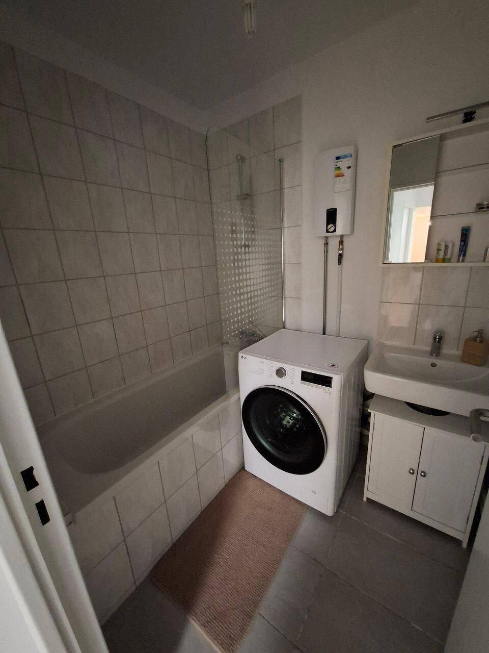 Frauen WG - Foto 1