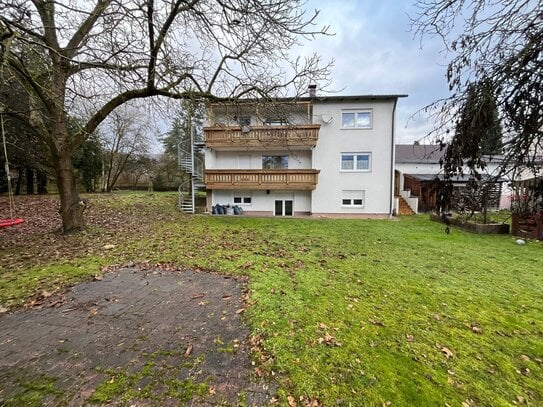 Mehrfamilienhaus in Donaustauf, großes Grundstück, frei werdend