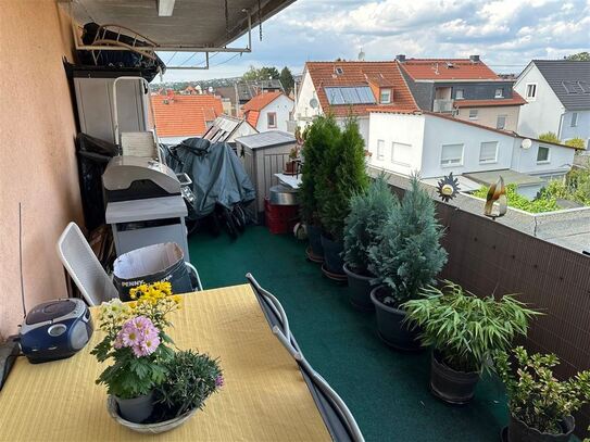 3 Zimmer Eigentumswohnung, mit Balkon, im obersten Geschoss eines Mehrfamilienhauses mit 14 Wohnungen