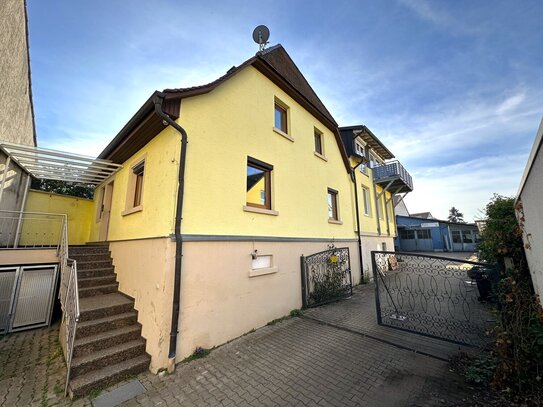 Großzügiges 2-3 Fam-Haus mit ca. 416 m² Wohnfläche in ruhiger zentraler Lage von FR-Munzingen!