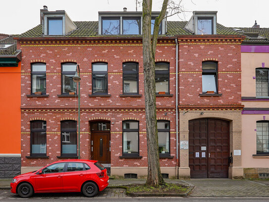 Wohnhaus + Gewerbefläche mit historischem Charme in Gerresheim. Berufliche Eigennutzung möglich.