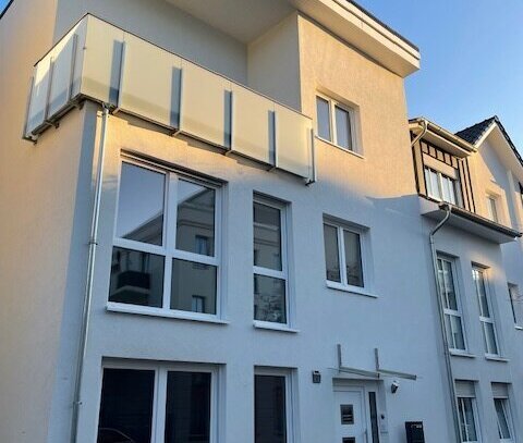 großzügige moderne 3-Raumwohnung