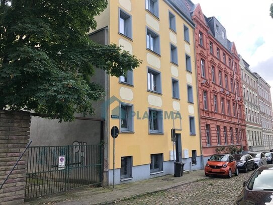 Ab 1.4.25! Sanierte 2 Zimmer-Wohnung mit Balkon und neuer EBK