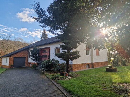 Einfamilienhaus mit idyllischem Gartenteich und Erweiterungspotenzial