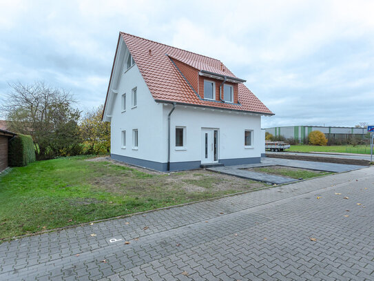 Einfamilienhaus in ruhiger Lage sofort frei.