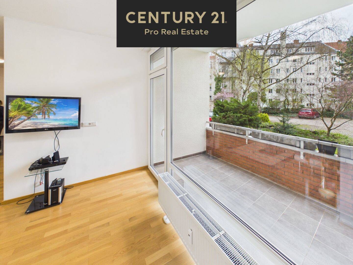 Frisch renoviert | Bezugsfertig eingerichtet | Sicherer Stellplatz | Grunewald | Balkon - Photo 1