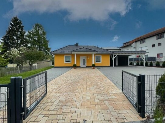 Einfamilienhaus mit großem Grundstück, Doppelgarage und Carport in Freiberg zu vermieten!