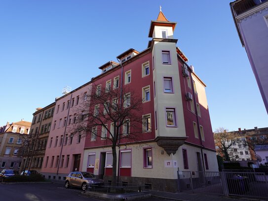 Attraktives Jugendstilgebäude mit Aufzug - frei zur Neuvermietung - in Nürnberg Sankt Leonhard!