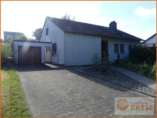 Gepflegter Bungalow, großes Grundstück, nachträglich ausgebautes Dachgeschoss in SLÜ-Niederzell