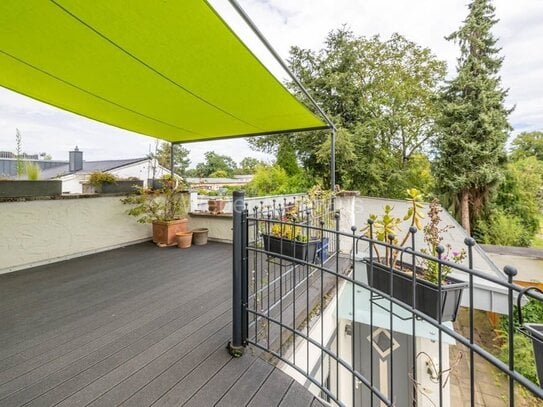 2-Parteienhaus mit Terrasse, Balkon, großem Garten + 2 PKW-Stellplätzen / modernisierter Zustand