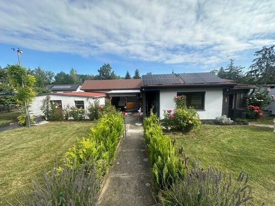 +++ Bungalow in Weißenfels West mit großen Grundstück +++