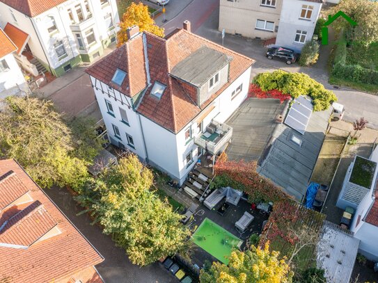 Gepflegtes Mehrgenerationenhaus mit zwei Wohneinheiten und Anbau in zentraler Lage