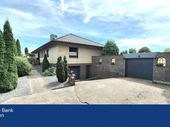 Die besondere Immobilie!!! Bungalow auf gepflegtem Grundstück mit gemütlichem Pool-Haus in Emmerich!