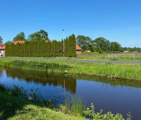 * Baugrundstück direkt am Kanal * Ostfriesisch wohnen