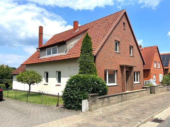 RUDNICK bietet GÜNSTIG: Ein- oder Zweifamilienhaus für Macher in Steinhude!