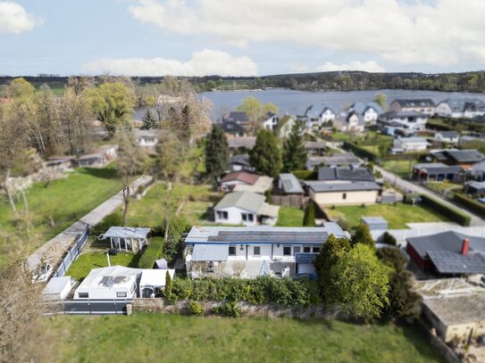 Naturoase an der Havel: Ferien-Bungalow mit Garten in unmittelbarer Wassernähe