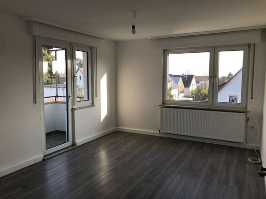 gemütliche 2-ZKB-Wohnung mit sep. Büro oder Gästezimmer im DG