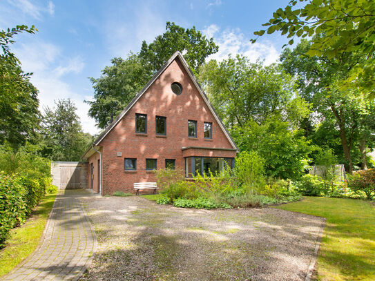 Mitten im grünen Wellingsbüttel - Modernes Einfamilienhaus mit parkähnlichem Grundstück