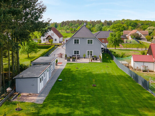 Modernes Einfamilienhaus Falkenberg - A+ Energieeffizienz, Luftwärmepumpe, Photovoltaik, Einbauküche