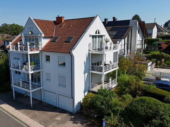 Niedernhausen: Eine schöne 3-Zimmerwohnung mit Balkon, Garten und 2 Stellplätzen in kleiner Hausgemeinschaft.