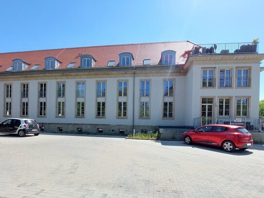 2-Zimmer-Dachgeschosswohnung zentrumsnah zu vermieten.