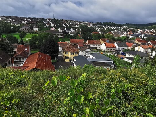 Entwickeltes Baugrundstück mit Baugenehmigung für 4 Doppelhaushälften liegt vor