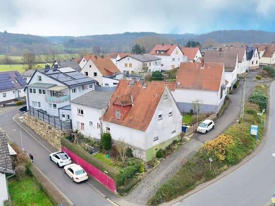 ????Einfamilienhaus mit Garten / Garage & Entwicklungspotenzial