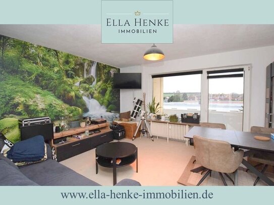 Helle 4-Zimmer-Wohnung mit Balkon + PKW-Stellplatz in ruhiger Lage.