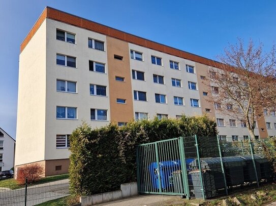 Tolle 4-Raumwohnung in beliebter Wohnlage mit Balkon und PKW-Stellplatz in Merseburg zu verkaufen