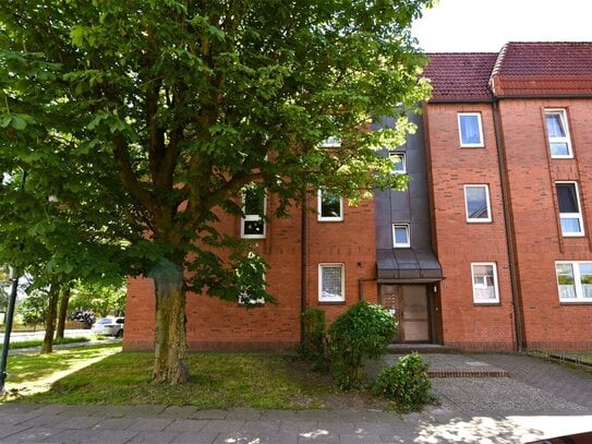 Schön geschnittene 2 Zimmerwohnung + Wannenbad + Balkon + opt Garage in Brunsbüttel OTTO STÖBEN GmbH