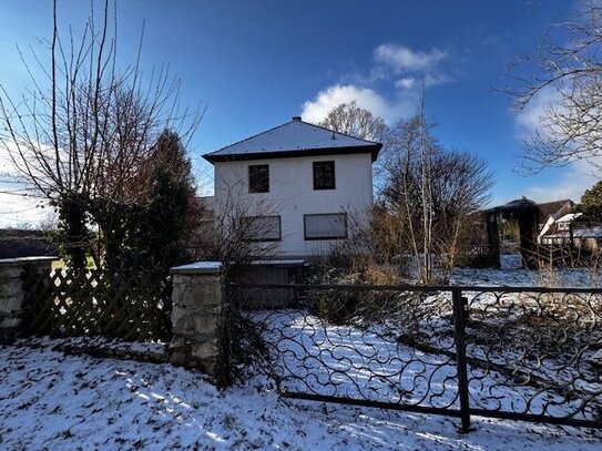 Kleine Stadtvilla im Park - weitere Bebauung lt. B-Plan gegeben-eben-zentral