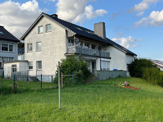 Gut erhalten und 100 % vermietet! 4-Familienhaus auf großem Grundstück in ruhiger Lage von Ense-Bremen!