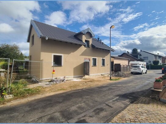 Neubau Erstbezug! Schlüsselfertiges, hochwertig ausgestattetes freistehendes Einfamilienhaus mit Carport in Pulheim-Gey…