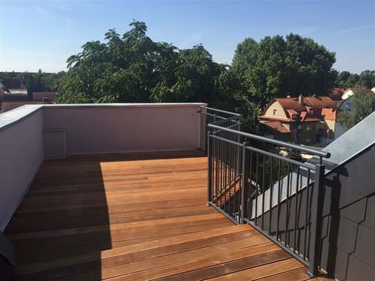 Perfekt für junge Familie! 4 Zimmerwohnung mit Dachterrasse