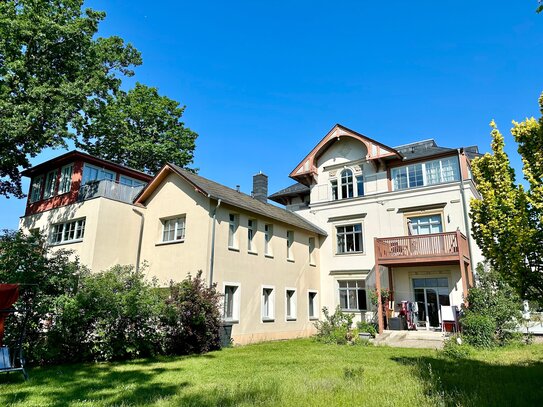 Sehr schöne Wohnung in denkmalgeschützter Villa in ruhiger und grüner Bestlage von Radebeul