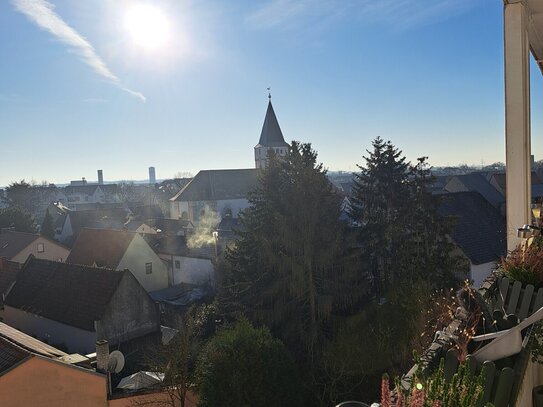 **Große Dreiraumwohnung mit Balkon und Einbauküche, KAUFEN statt mieten!***