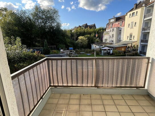 NEU renoviertes Appartement mit großem Balkon und EBK