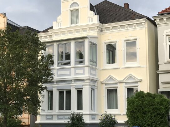 4 Zimmer Wohnung mit Wirtschaftsraum, Balkon, Wintergarten , EBK, Stadtvilla in Lübeck St. Jürgen