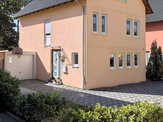 Charmantes Einfamilienhaus mit Garten in zentraler Lage