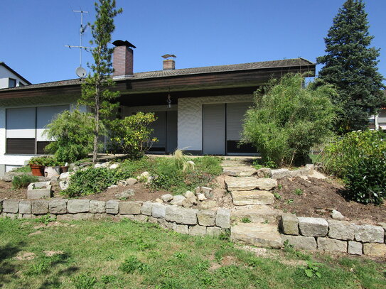 Freist. Bungalow mit Ausbaureserve in Zirndorf / Haus kaufen