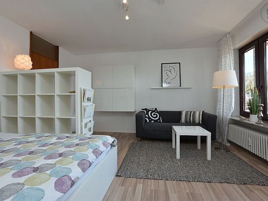 Modern möblierte Wohnung mit Balkon in Leonberg