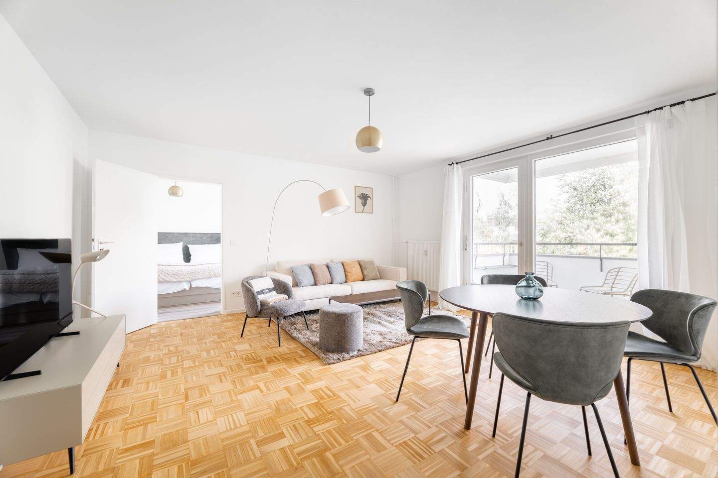 Beeindruckende 2-Zimmer Wohnung in Charlottenburg - voll möbliert - Photo 1