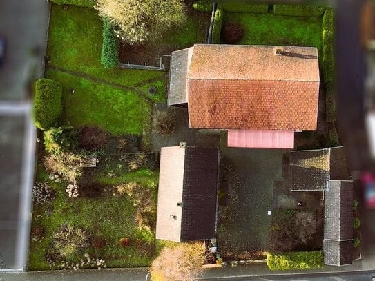 Seltene Gelegenheit in Niederwalgern: denkmalgeschütztes Dreiseitenhof mit großem Garten & Wald