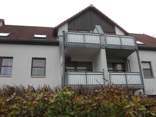 3-Zimmer-Dachgeschosswohnung mit Balkon, Kellerraum und Kfz-Stellplatz