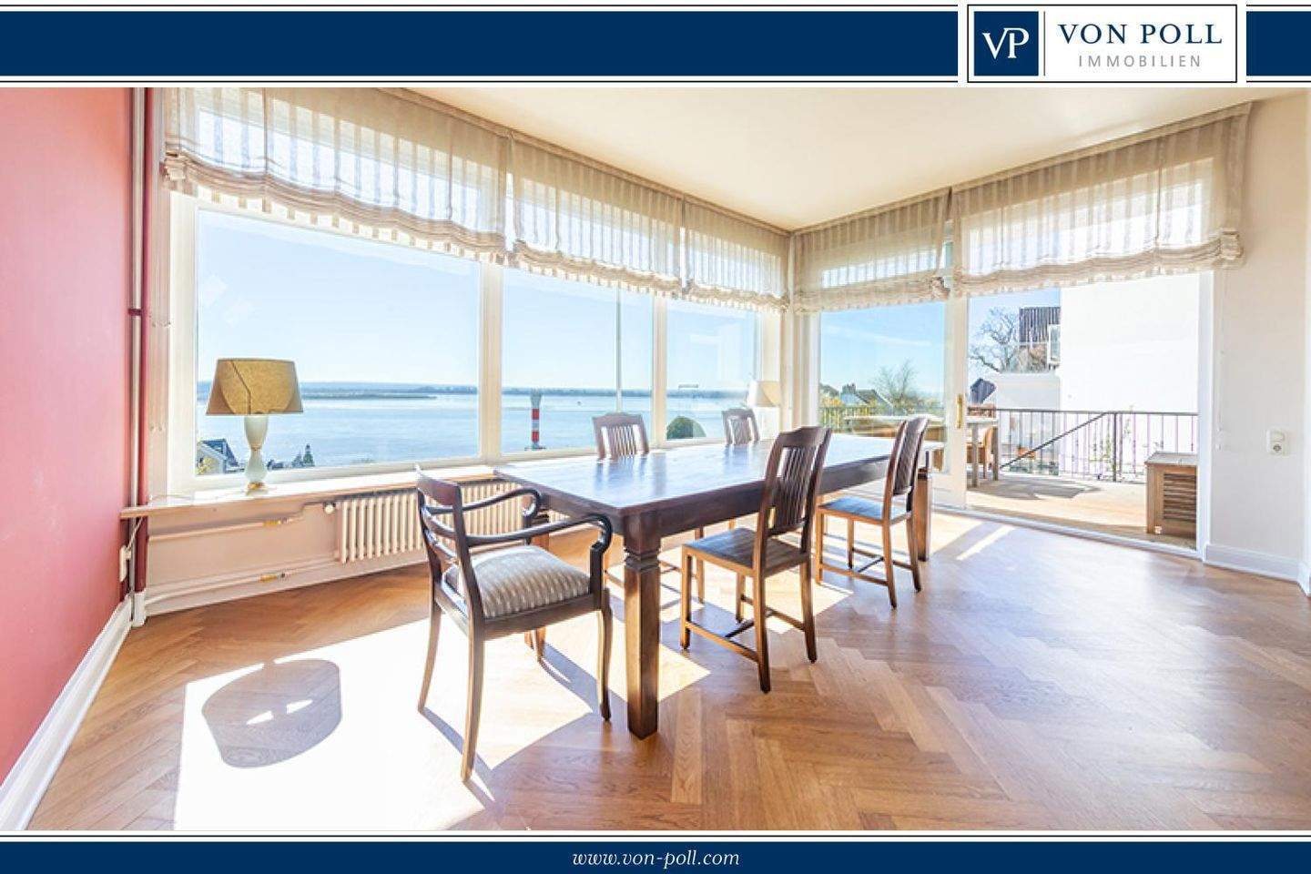 Purer Elbblick: 5 Zimmer, ca. 125 m², plus 3 wohnliche Räume, ca. 53 m²!