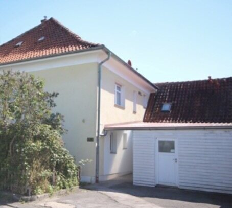 Mehrfamilienhaus mit viel Potential! (Lagerhalle, Ausbaureserve, sep. Baugrundstück)