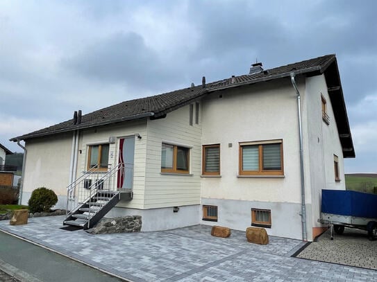 großzügiges Dreifamilienhaus in Frankenberg - Schreufa