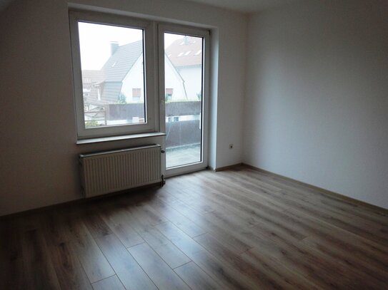 Dachgeschosswohnung mit tollen Optionen + 2 Balkone+ 1 Aussenstellplatz