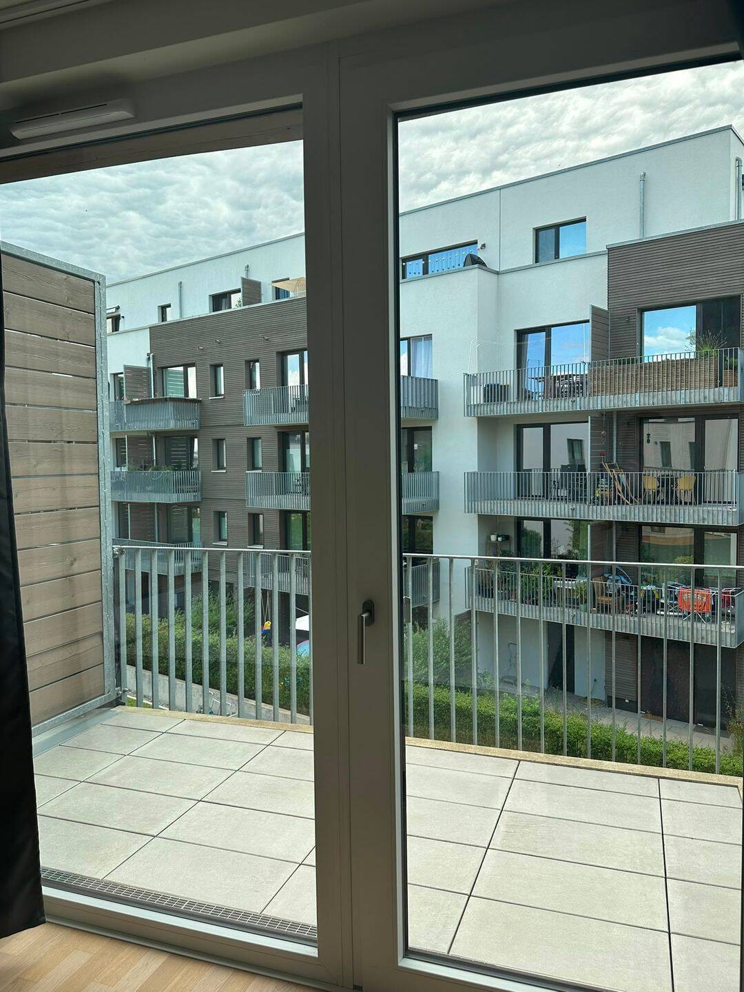 Möblierte 1-Zimmer-Wohnung im Neubau mit Wasserlage, Berlin-Grünau - Photo 1